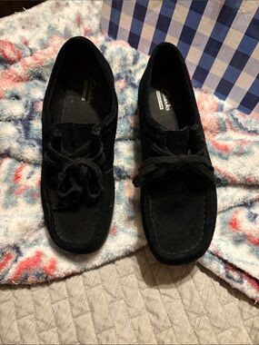 Clarks Black Suede Lace-Up Moccasins